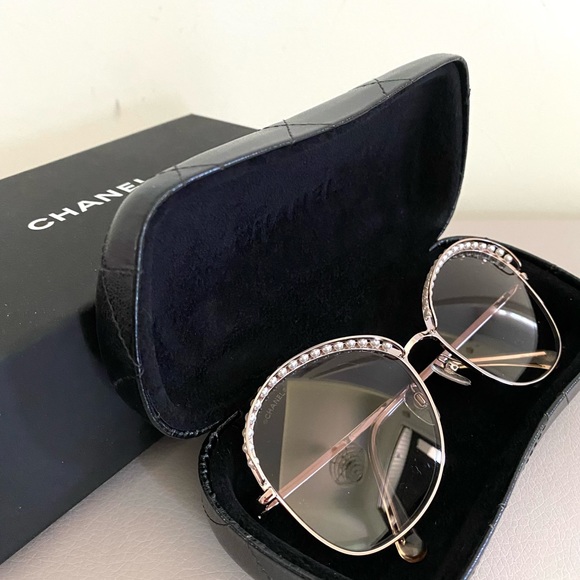 Authentic Chanel sunglasses with pearls, limited. - Picture 11 of 11